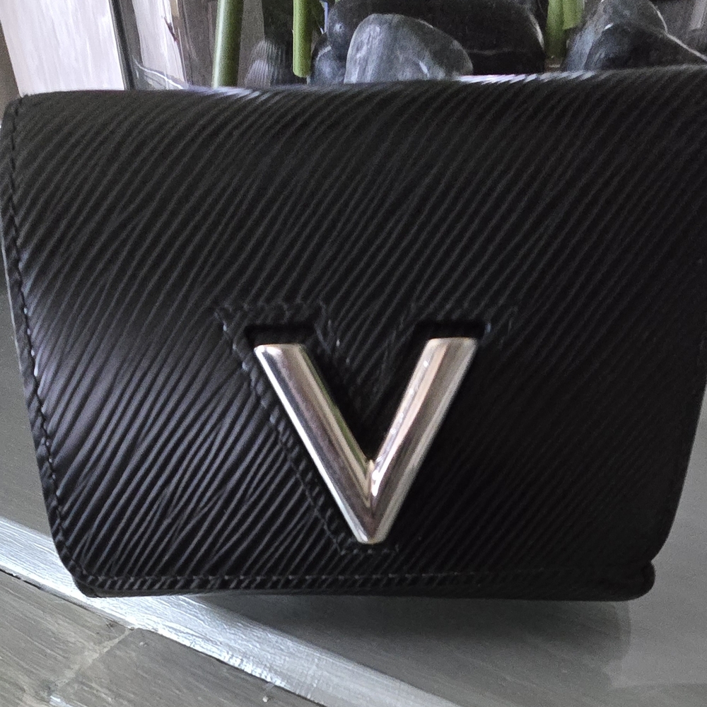 Louis Vuitton Black Belt and Wallet Set - Picture 9 of 10